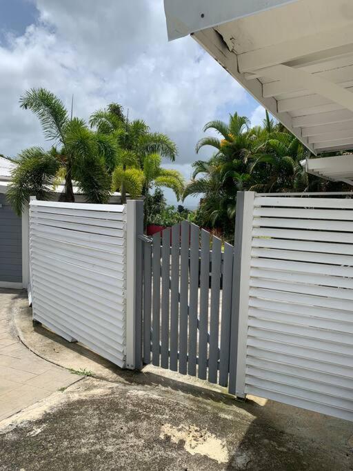 Bungalow Sofaia - Entre Terre & Mer - Tout Confort Sainte-Rose Exterior foto